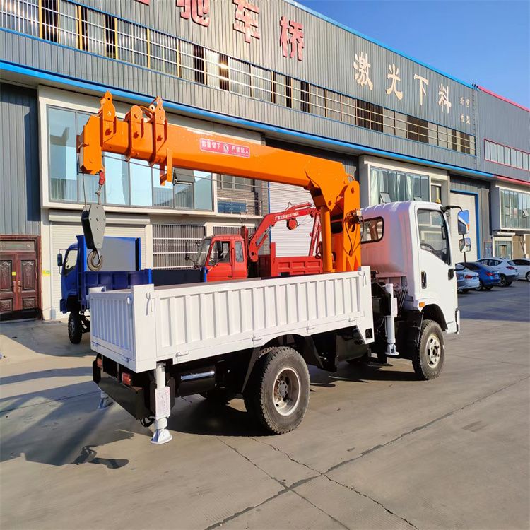 达拉特旗三轮随车吊定制 农用改装机自备吊中瑞长期出售